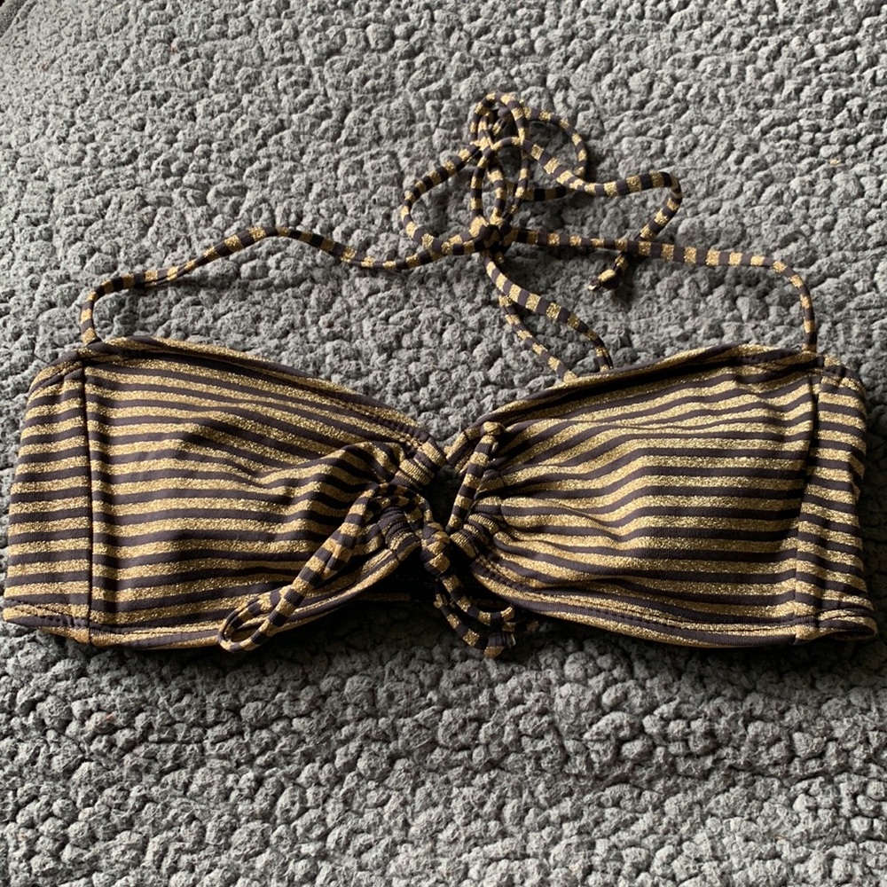 Bikini - Picture 2 of 9